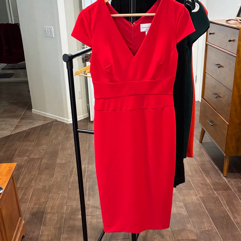 DONNA MORGAN DRESS RED SIZE 4